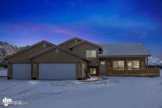 8850 E Honey Bear Circle, Palmer, AK 99645