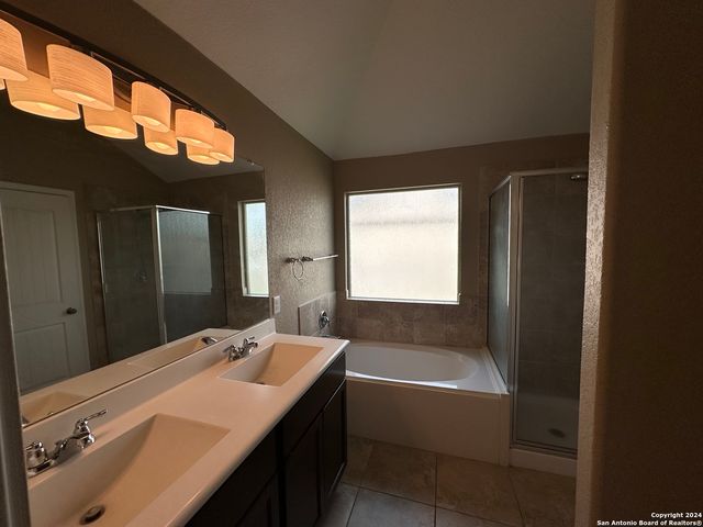 3327 CANDLEMOON DR, San Antonio, TX 78244