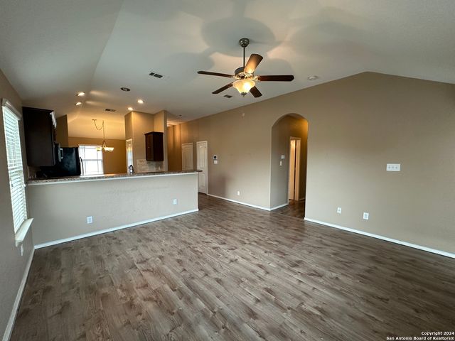 3327 CANDLEMOON DR, San Antonio, TX 78244