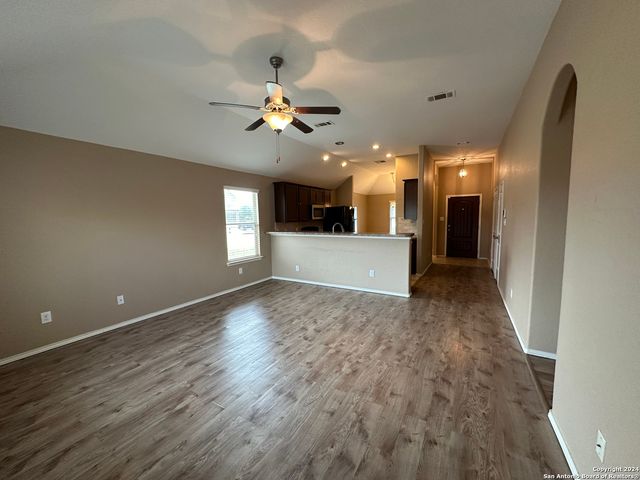 3327 CANDLEMOON DR, San Antonio, TX 78244