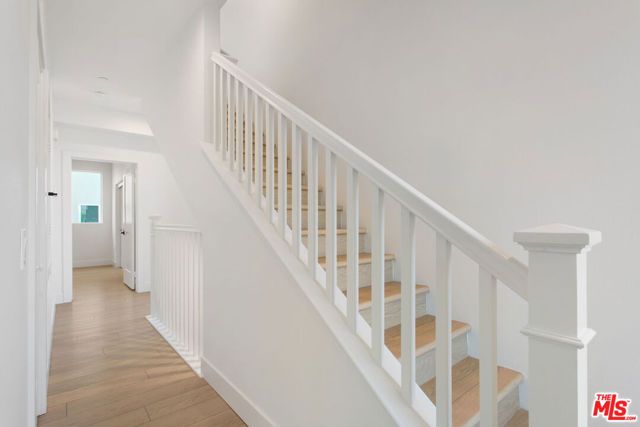 11216 W Victory Boulevard 5, North Hollywood (los Angeles), CA 91606