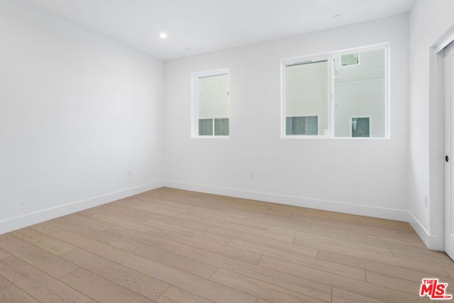 11216 W Victory Boulevard 5, North Hollywood (los Angeles), CA 91606