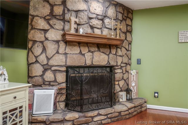203 Lancaster Circle, New Albany, IN 47150