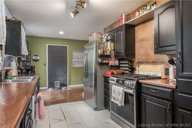 203 Lancaster Circle, New Albany, IN 47150