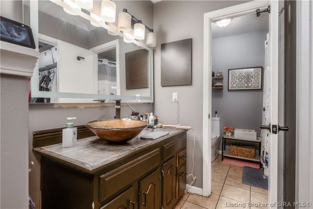 203 Lancaster Circle, New Albany, IN 47150