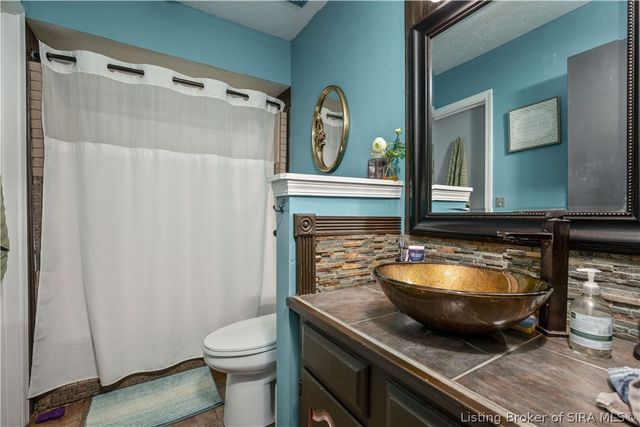 203 Lancaster Circle, New Albany, IN 47150