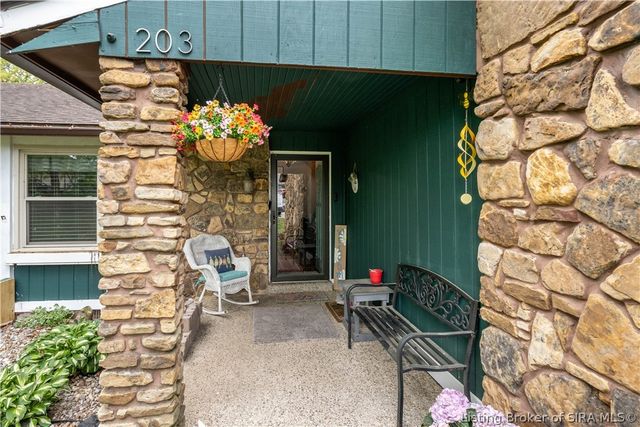 203 Lancaster Circle, New Albany, IN 47150