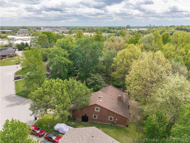 203 Lancaster Circle, New Albany, IN 47150