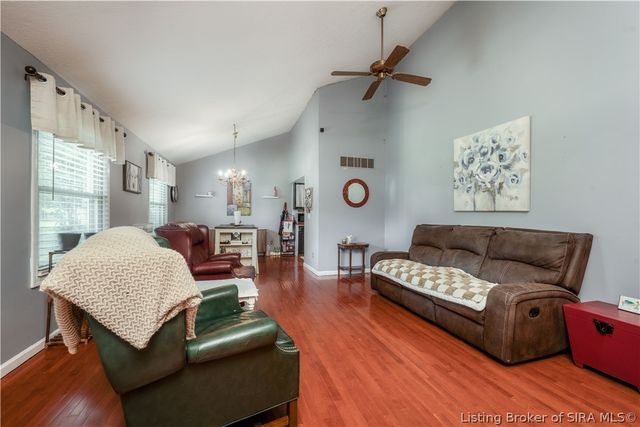 203 Lancaster Circle, New Albany, IN 47150