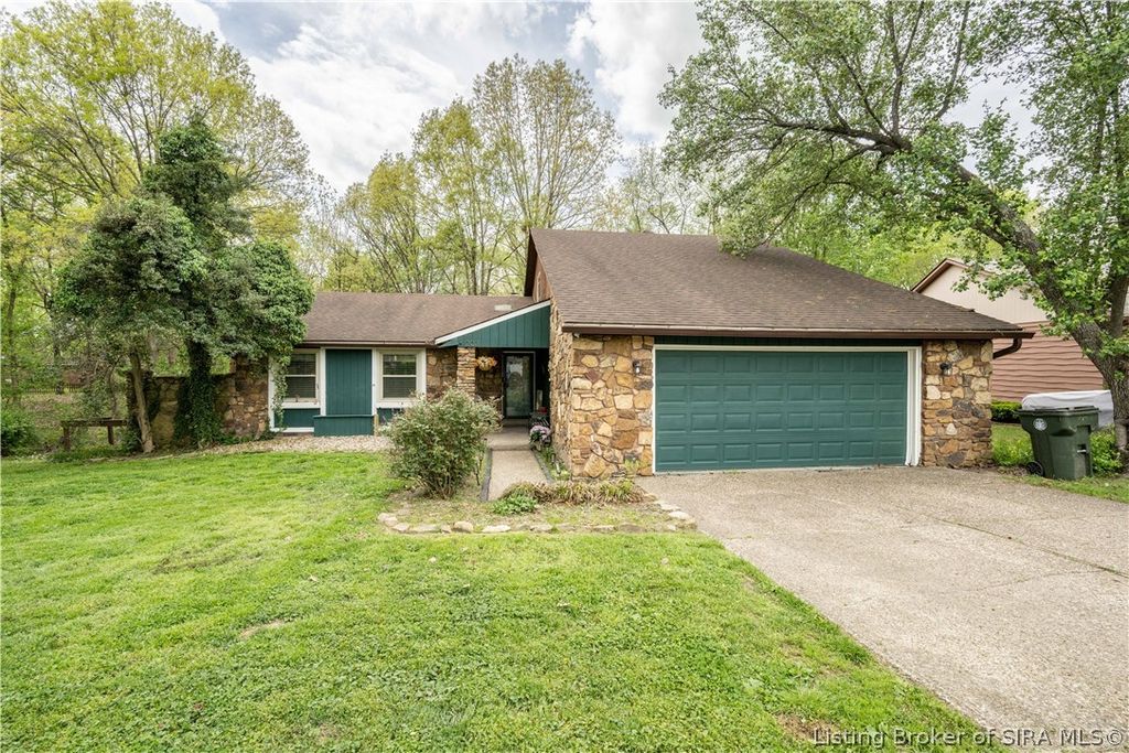 203 Lancaster Circle, New Albany, IN 47150