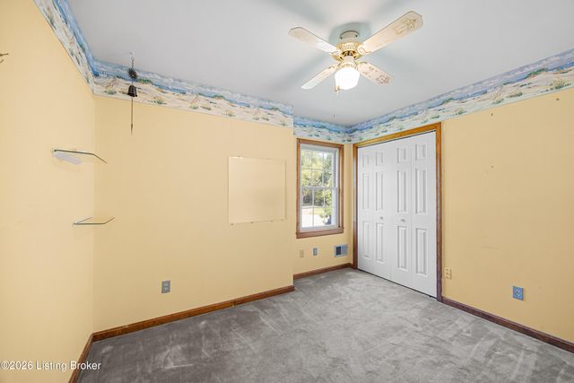 3905 Deer Lake Ct, Prospect, KY 40059