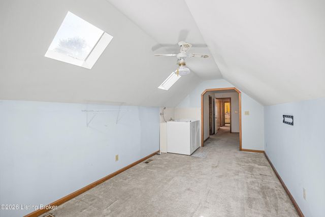 3905 Deer Lake Ct, Prospect, KY 40059