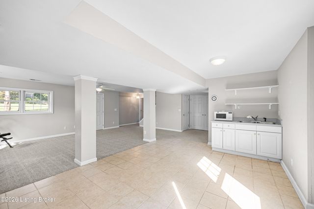 3905 Deer Lake Ct, Prospect, KY 40059