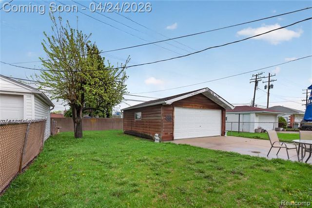 30242 Taylor Street, Saint Clair Shores, MI 48082
