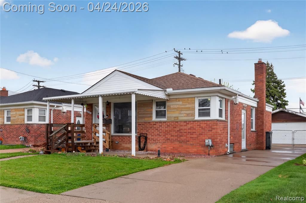 30242 Taylor Street, Saint Clair Shores, MI 48082