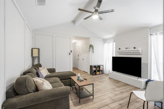 2114 Valleywood Drive, Arlington, TX 76013