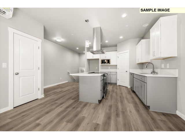 153 Nw MAWRCREST Ave, Gresham, OR 97030