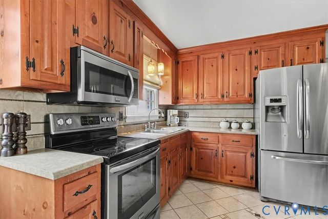 512 W Crieff Rd, Richmond, VA 23225