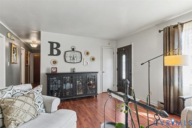 512 W Crieff Rd, Richmond, VA 23225