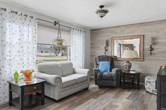 4106 Elmcrest Drive, Fort Wayne, IN 46809