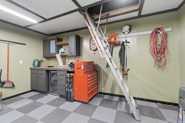 4106 Elmcrest Drive, Fort Wayne, IN 46809