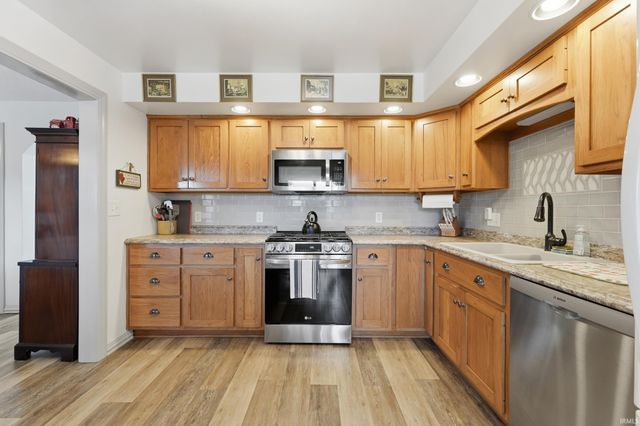 4106 Elmcrest Drive, Fort Wayne, IN 46809