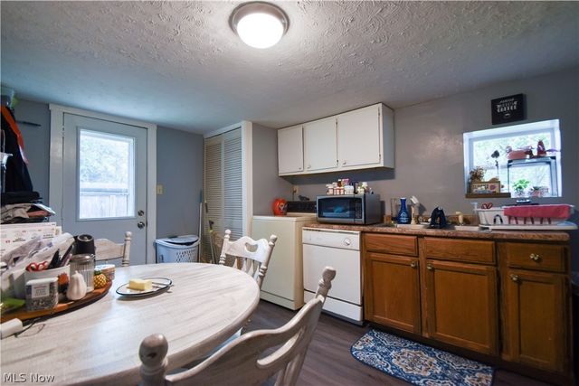 902 Quentin Road, Eastlake, OH 44095