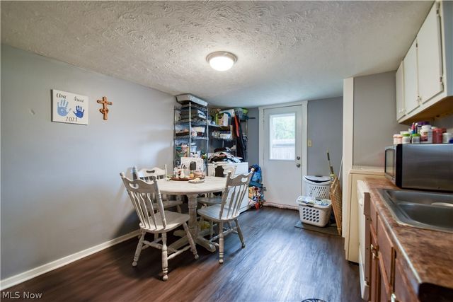 902 Quentin Road, Eastlake, OH 44095