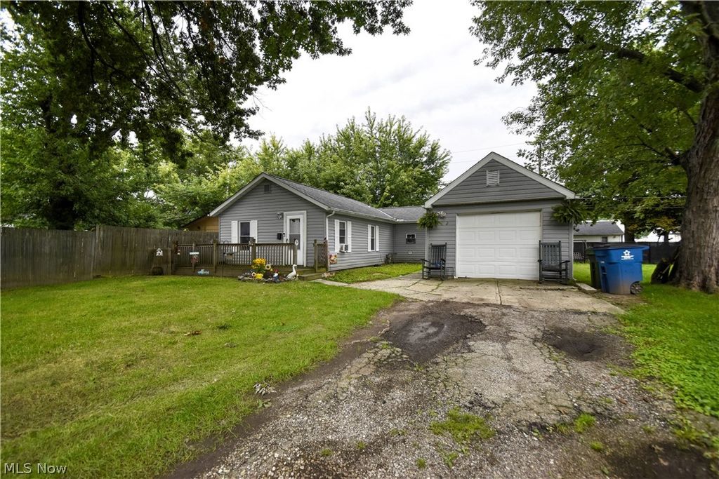 902 Quentin Road, Eastlake, OH 44095