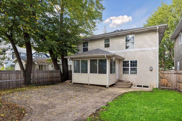 1918 Berkeley Avenue, Saint Paul, MN 55105