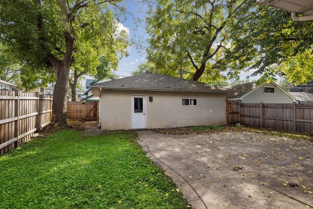 1918 Berkeley Avenue, Saint Paul, MN 55105