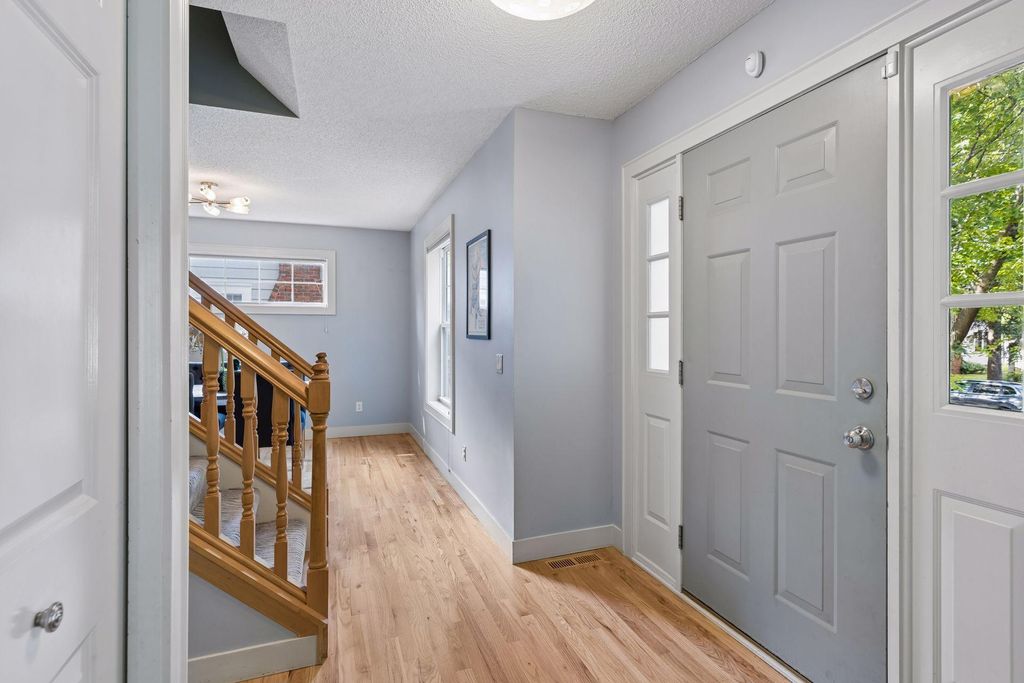1918 Berkeley Avenue, Saint Paul, MN 55105 — photo 2