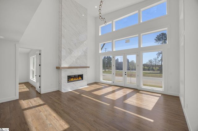 8 Village Crest Drive, Greenville, SC 29607