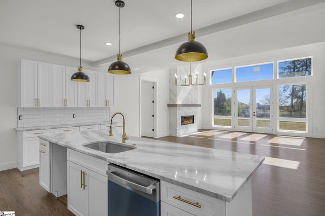 8 Village Crest Drive, Greenville, SC 29607