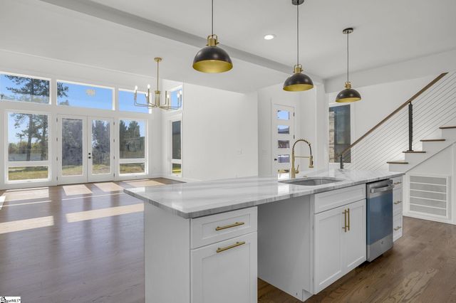 8 Village Crest Drive, Greenville, SC 29607