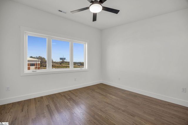 8 Village Crest Drive, Greenville, SC 29607