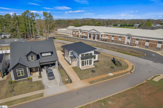 8 Village Crest Drive, Greenville, SC 29607