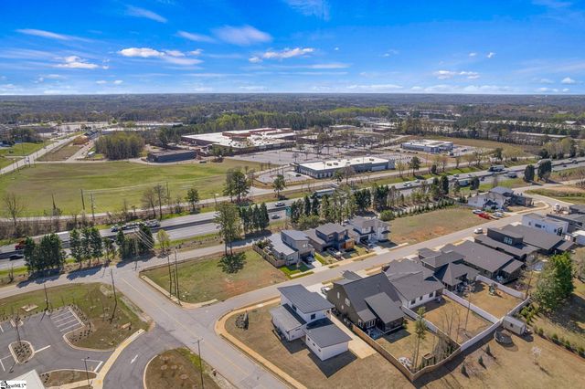 8 Village Crest Drive, Greenville, SC 29607