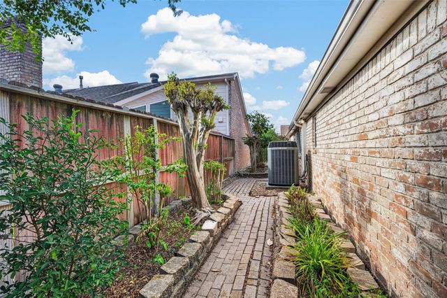 14122 Woodnook Drive, Houston, TX 77077