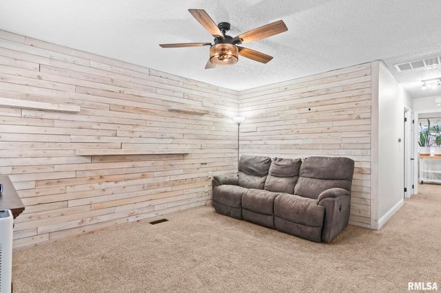 2512 Sutherland Road, Springfield, IL 62702