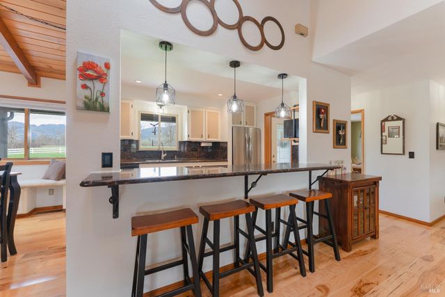 10450 Main St, Potter Valley, CA 95469