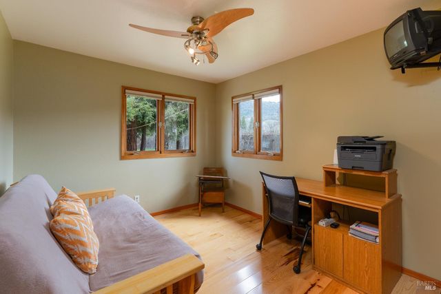 10450 Main St, Potter Valley, CA 95469