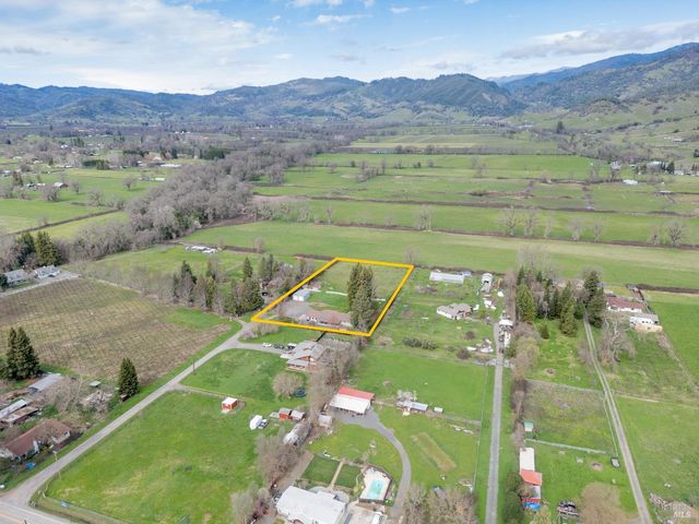 10450 Main St, Potter Valley, CA 95469