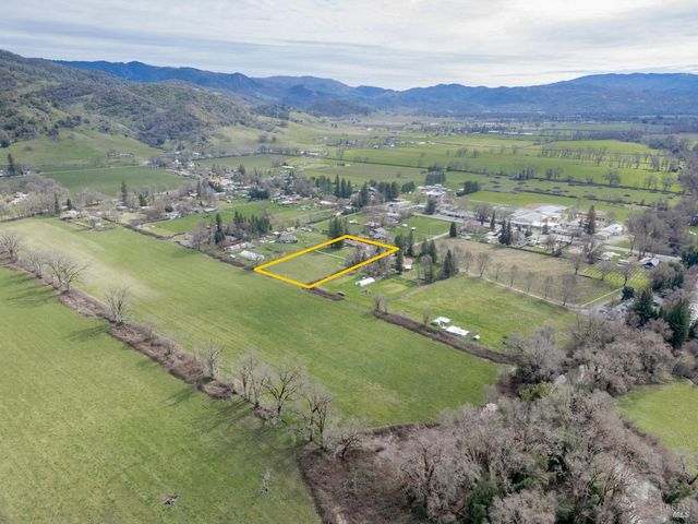 10450 Main St, Potter Valley, CA 95469