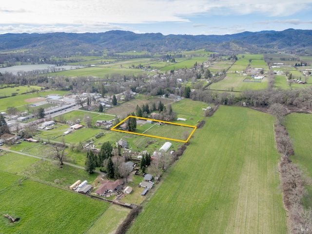 10450 Main St, Potter Valley, CA 95469