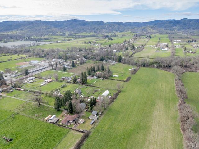 10450 Main St, Potter Valley, CA 95469