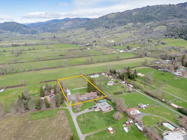 10450 Main St, Potter Valley, CA 95469