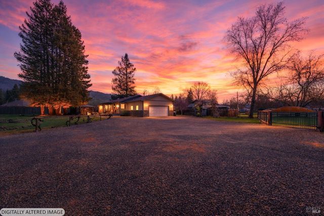 10450 Main St, Potter Valley, CA 95469