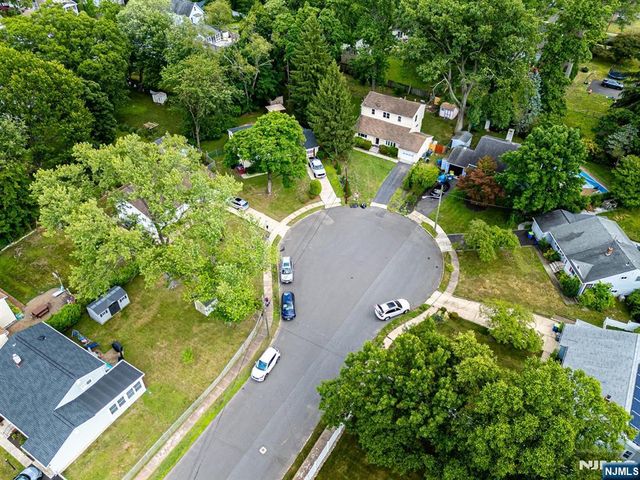 228 Henry Court, North Plainfield, NJ 07060