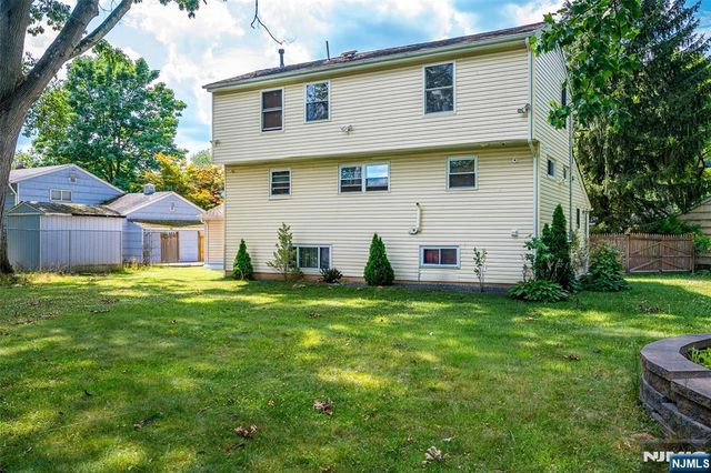 228 Henry Court, North Plainfield, NJ 07060